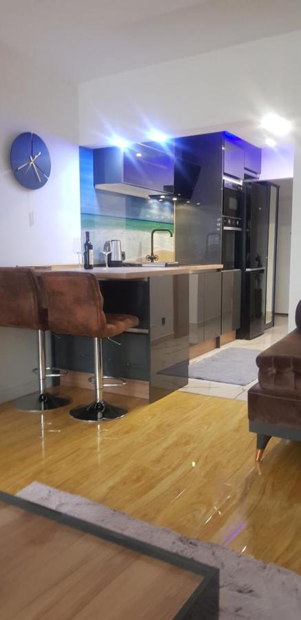 Centar 5 Star Appartement Kraljevo Buitenkant foto