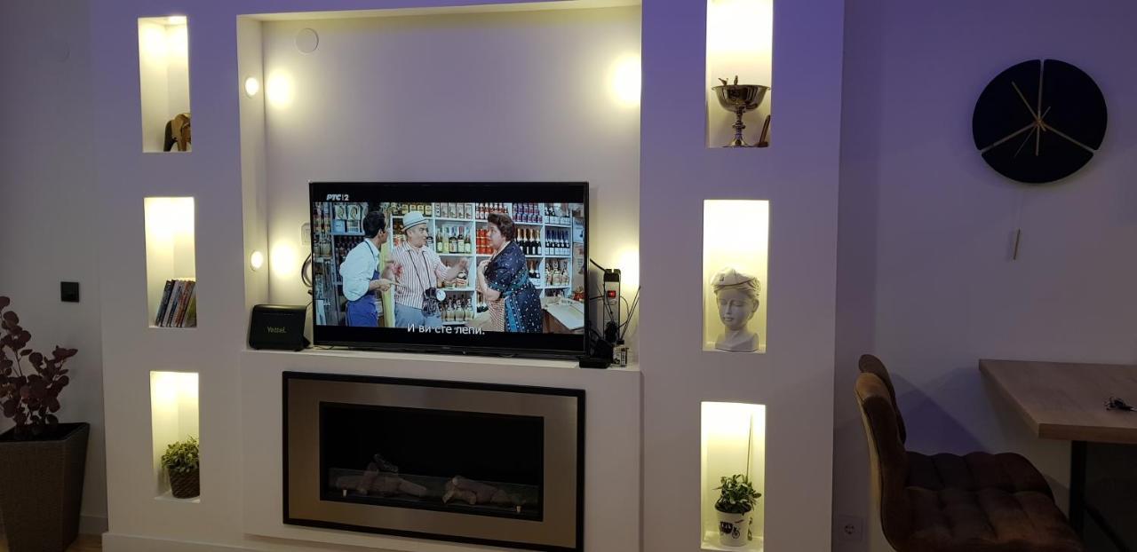 Centar 5 Star Appartement Kraljevo Buitenkant foto