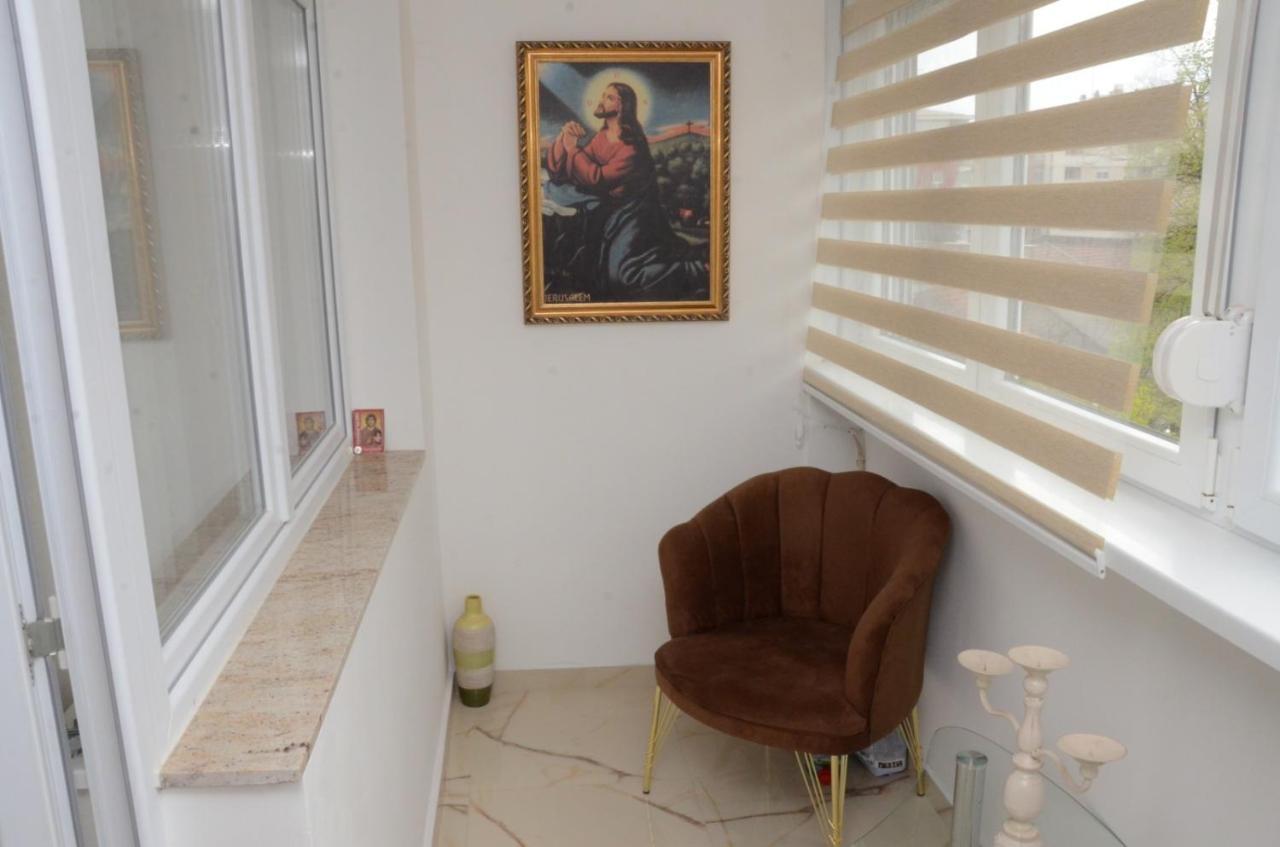 Centar 5 Star Appartement Kraljevo Buitenkant foto