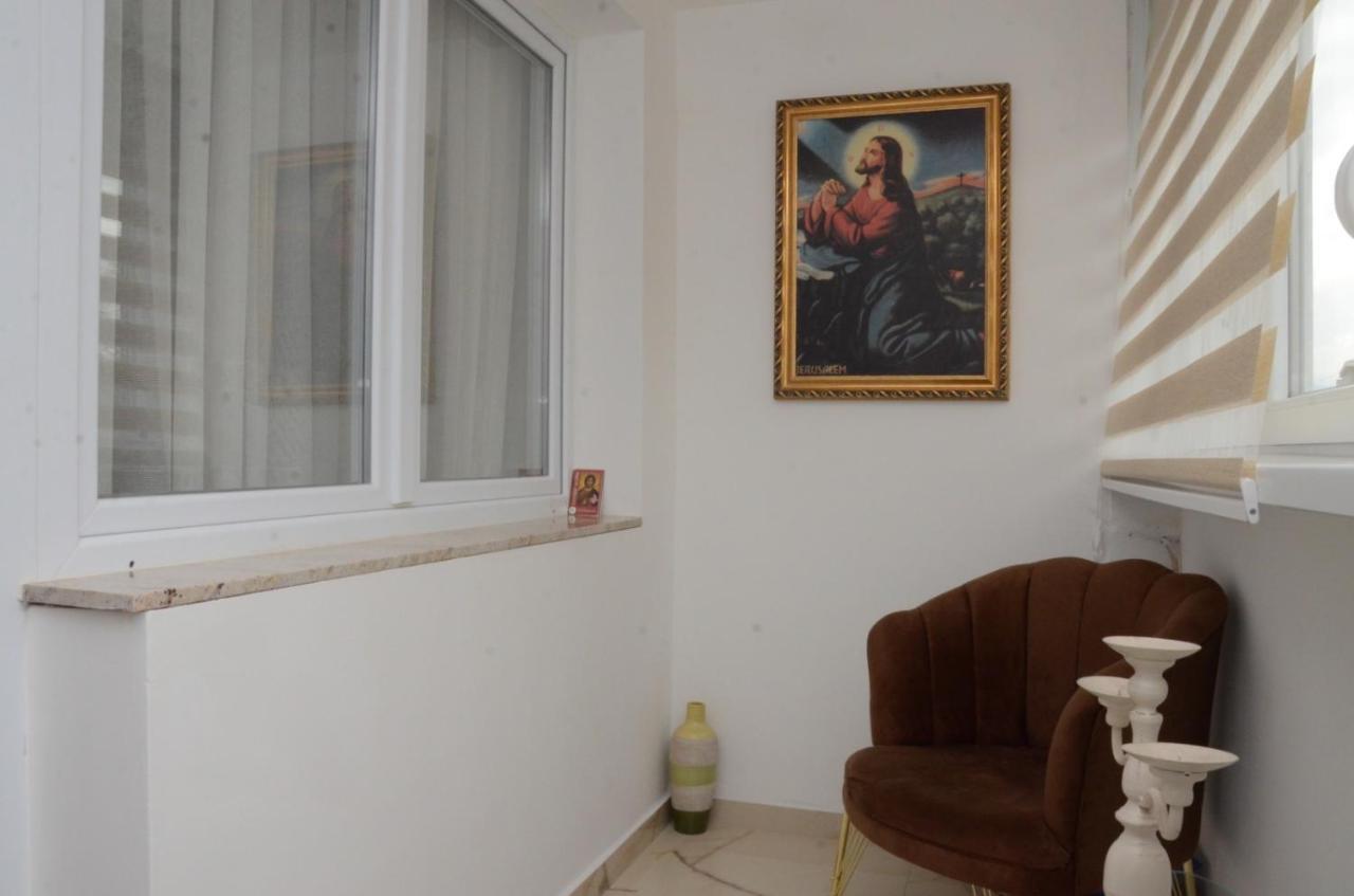 Centar 5 Star Appartement Kraljevo Buitenkant foto