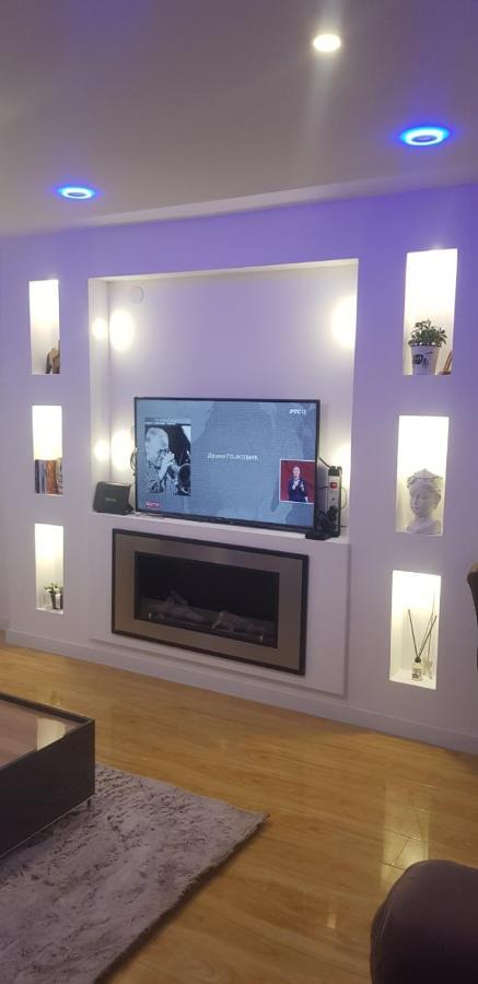Centar 5 Star Appartement Kraljevo Buitenkant foto